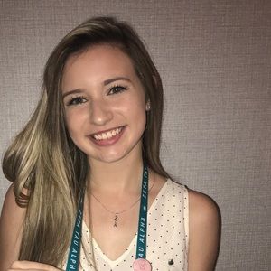 Meet your Posher, Katelyn